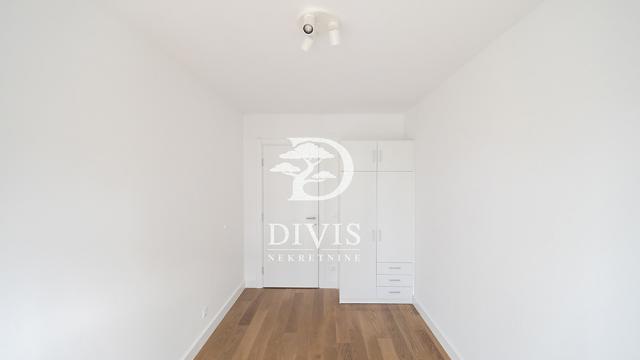 Stan, Trosoban, Prodaja, 72m2, Diljska