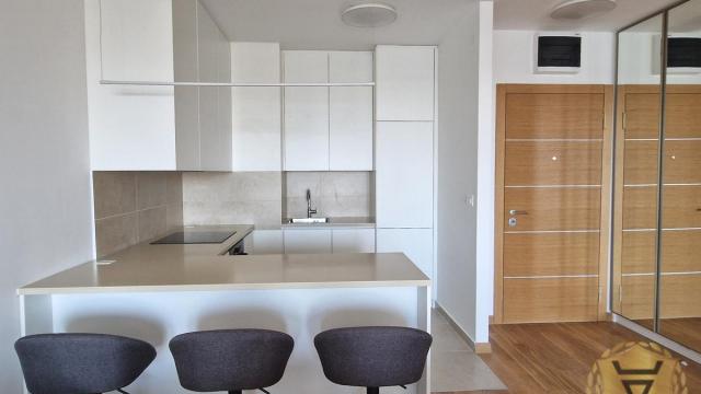 Stan, četvorosoban, Izdavanje, 100m2, Blok 65, Novi Beograd, Tadije Sondermajera