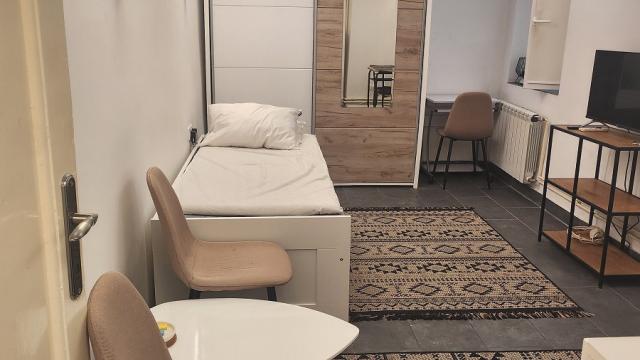 Stan, Jednosoban, Izdavanje, 20m2, Čubrina