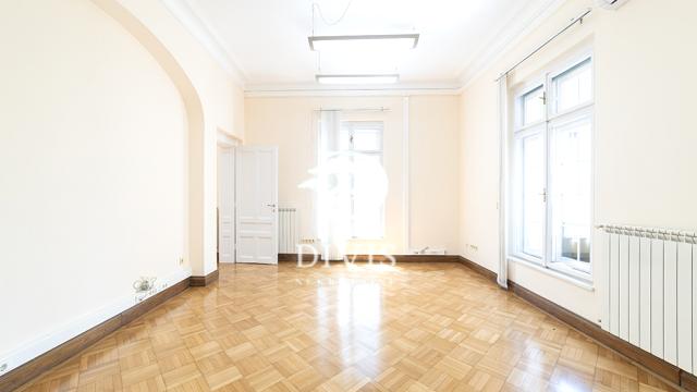 Poslovni prostor, Petosoban, Izdavanje, 255m2, Njegoševa