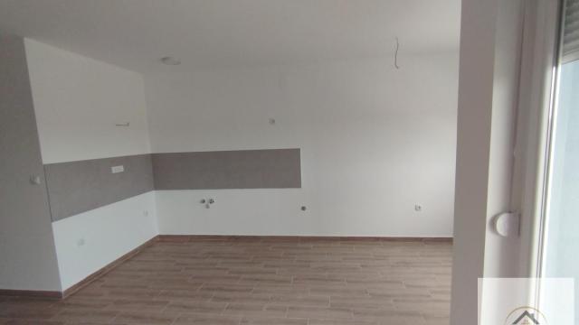 Stan, Troiposoban, Prodaja, 74m2, Veternik, Novi Sad, Novi Sad