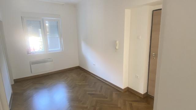 Stan, Trosoban, Prodaja, 78m2, Južni bulevar