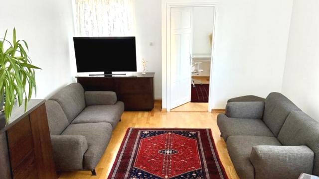 Stan, četvorosoban, Izdavanje, 100m2, Trg Republike, Stari grad, Kolarčeva