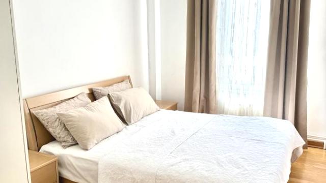 Stan, četvorosoban, Izdavanje, 100m2, Trg Republike, Stari grad, Kolarčeva