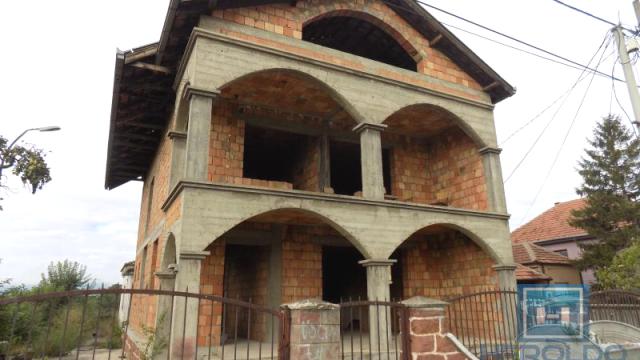 Kuća, četvorosoban, Prodaja, 200m2, Ćuprija