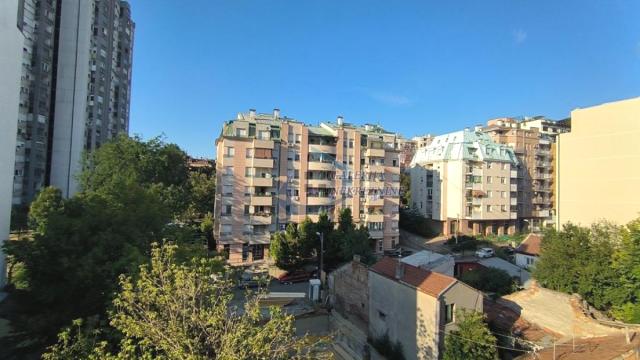 Stan, četvorosoban, Izdavanje, 102m2, Crveni krst, Vračar, Gročanska