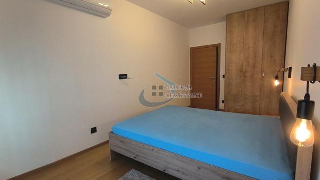 Stan, četvorosoban, Izdavanje, 102m2, Crveni krst, Vračar, Gročanska