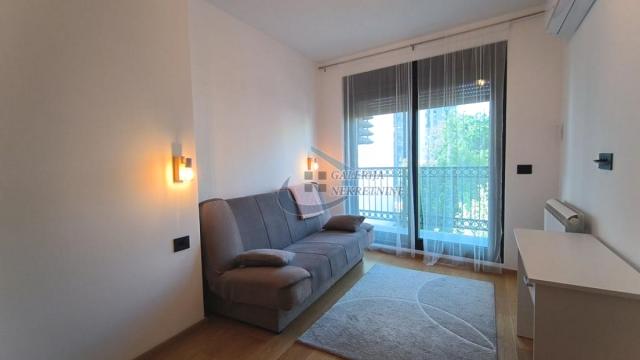 Stan, četvorosoban, Izdavanje, 102m2, Crveni krst, Vračar, Gročanska