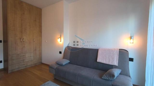 Stan, četvorosoban, Izdavanje, 102m2, Crveni krst, Vračar, Gročanska