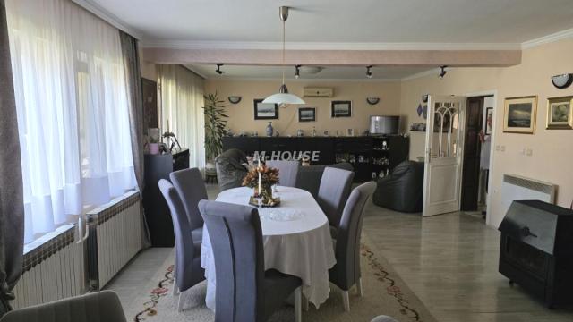 Kuća, Petosoban, Prodaja, 231m2, Gornja Varoš, Gradska lokacija, Sombor