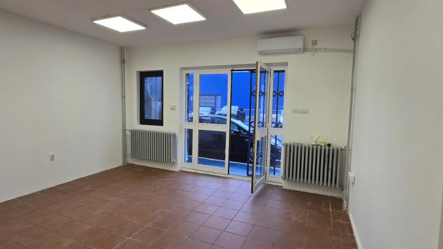 Poslovni prostor, Dvosoban, Prodaja, 105m2, Vojvode Stepe