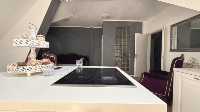 Stan, Trosoban, Izdavanje, 106m2, Senjanina Ive
