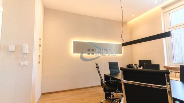 Poslovni prostor, Jednosoban, Izdavanje, 21m2, Centar, Stari grad, Hilandarska
