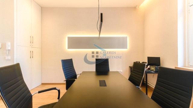 Poslovni prostor, Jednosoban, Izdavanje, 21m2, Centar, Stari grad, Hilandarska