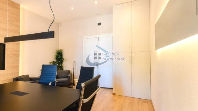 Poslovni prostor, Jednosoban, Izdavanje, 21m2, Centar, Stari grad, Hilandarska