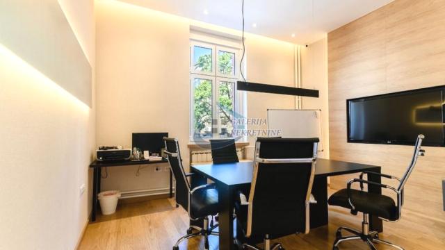 Poslovni prostor, Jednosoban, Izdavanje, 21m2, Centar, Stari grad, Hilandarska
