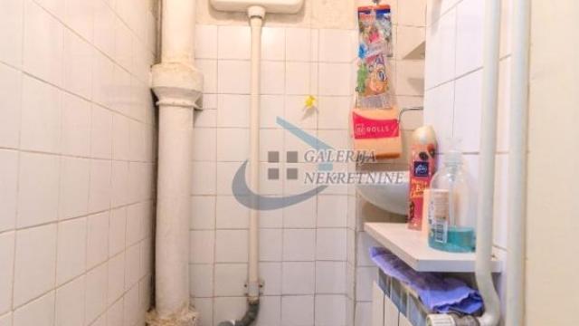 Poslovni prostor, Jednosoban, Izdavanje, 21m2, Centar, Stari grad, Hilandarska
