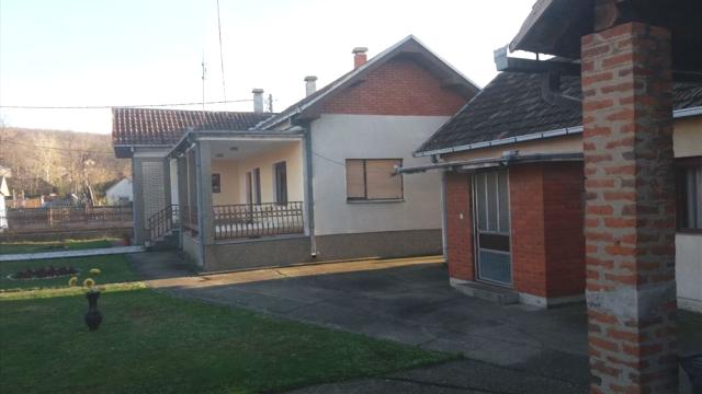 Kuća, Petosoban i veći, Prodaja, 130m2, Aleksandrovac, Okolno mesto, Srpskih junaka