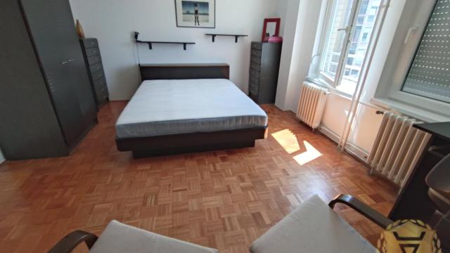 Stan, Trosoban, Izdavanje, 84m2, Crveni krst, Vračar, Velimira Teodorovića