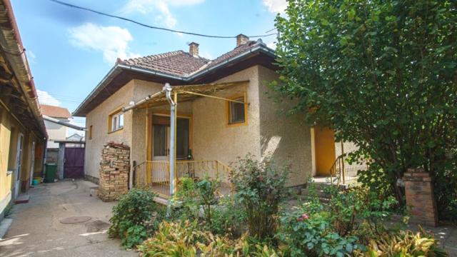 Kuća, Trosoban, Prodaja, 110m2, Suboticki put