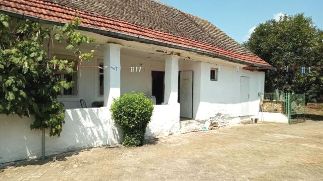 Kuća, Trosoban, Prodaja, 160m2, Ratkovo, Okolno mesto, Zeleznicka