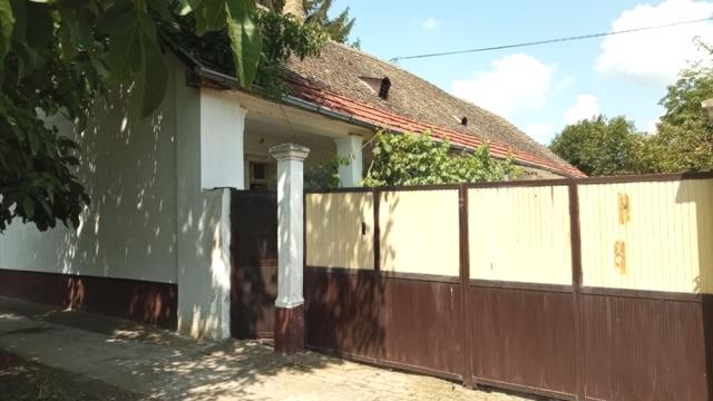 Kuća, Trosoban, Prodaja, 160m2, Ratkovo, Okolno mesto, Zeleznicka