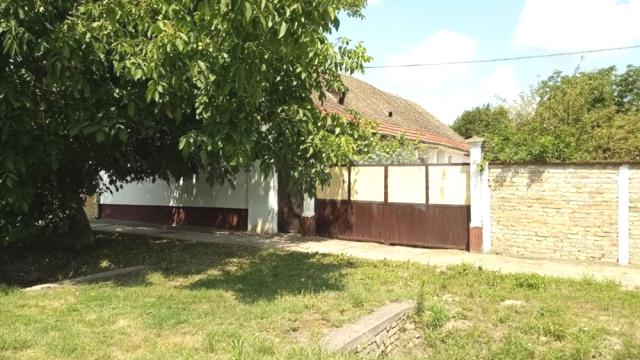 Kuća, Trosoban, Prodaja, 160m2, Ratkovo, Okolno mesto, Zeleznicka