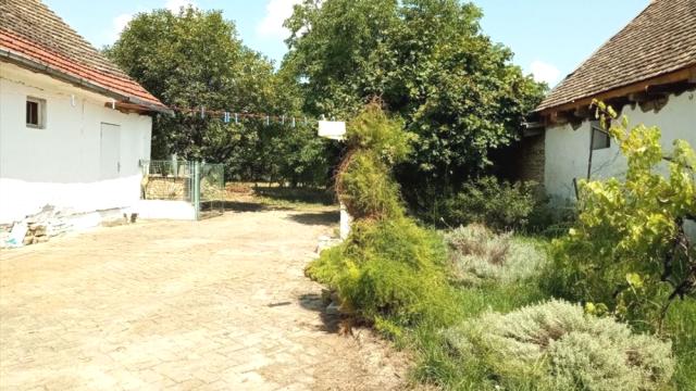 Kuća, Trosoban, Prodaja, 160m2, Ratkovo, Okolno mesto, Zeleznicka