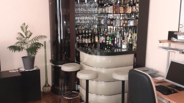Kuća, Prodaja, 297m2, Centar, Gradska lokacija, Sombor