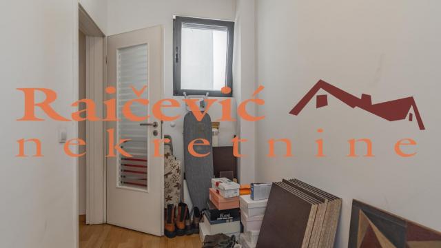 Stan, Dvoiposoban, Prodaja, 101m2, Crveni krst, Vračar, Sumatovacka