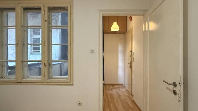 Stan, Garsonjera, Prodaja, 25m2, Maršala Birjuzova