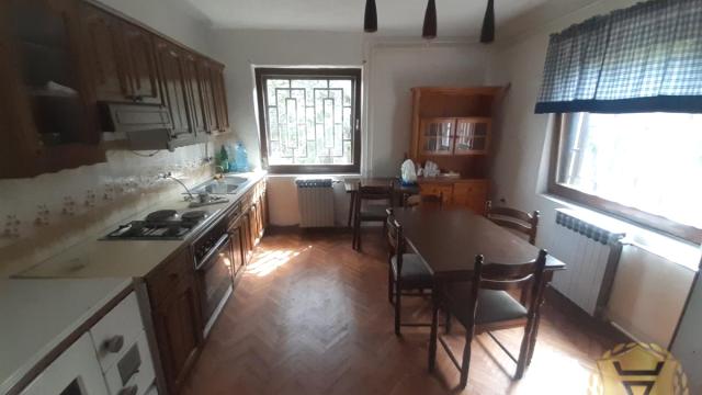 Kuća, Izdavanje, 250m2, Mala Ivanča, Sopot, 9 maja