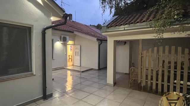 Kuća, četvorosoban, Izdavanje, 105m2, Autokomanda, Voždovac, Vojvode Stepe