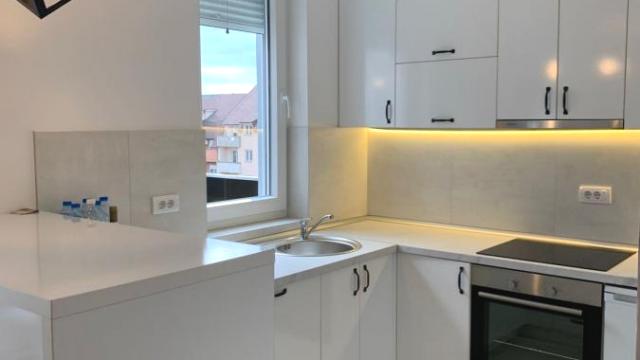 Stan, Dvosoban, Izdavanje, 55m2, Gornji grad, Zemun, Cara Dušana