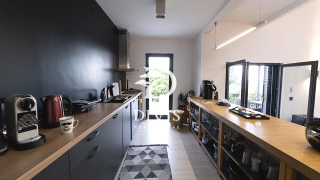 Kuća, Petosoban i veći, Prodaja, 269m2, Mladenovac, Koraćica