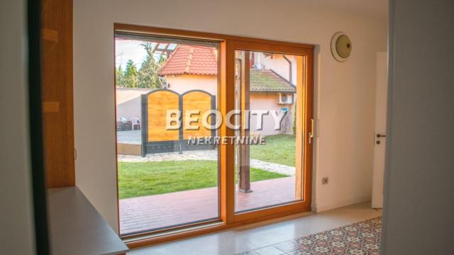 Kuća, četvoroiposoban, Izdavanje, 145m2, Centar, Zemun, Ugrinovačka
