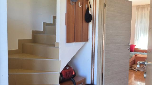 Kuća, Trosoban, Prodaja, 70m2, Jelena Anzujska