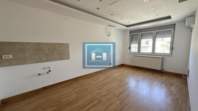 Stan, Garsonjera, Prodaja, 27m2, Vašarište, Gradska lokacija, Jagodina