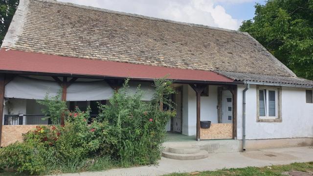 Kuća, četvorosoban, Prodaja, 104m2, Nova Pazova, Okolno mesto, Karadjordjeva