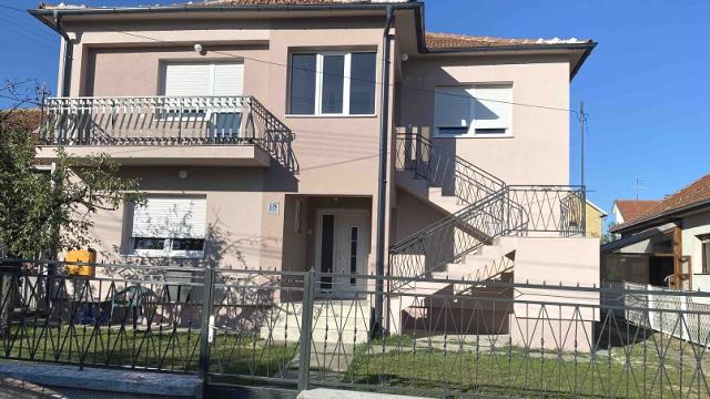 Kuća, Petosoban i veći, Prodaja, 224m2, Svetozara Markovica