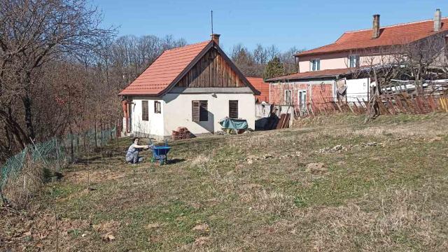 Kuća, Trosoban, Prodaja, 50m2, Lipovički put 54