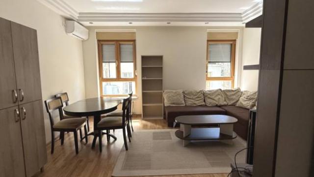 Stan, Dvosoban, Izdavanje, 39m2, Mome Kapora