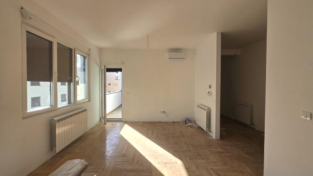 Stan, Troiposoban, Prodaja, 80m2, Metohijska