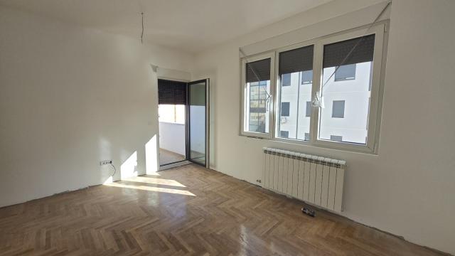 Stan, Troiposoban, Prodaja, 80m2, Metohijska
