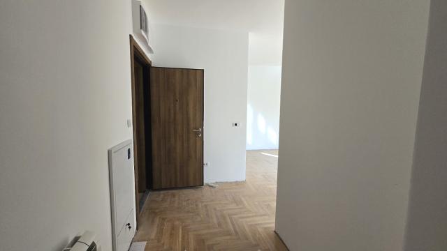 Stan, Troiposoban, Prodaja, 80m2, Metohijska
