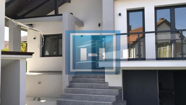 Kuća, četvorosoban, Prodaja, 350m2, Centar, Gradska lokacija, Ćuprija
