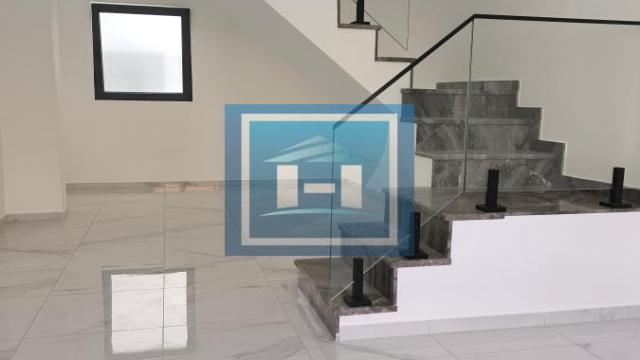 Kuća, četvorosoban, Prodaja, 350m2, Centar, Gradska lokacija, Ćuprija