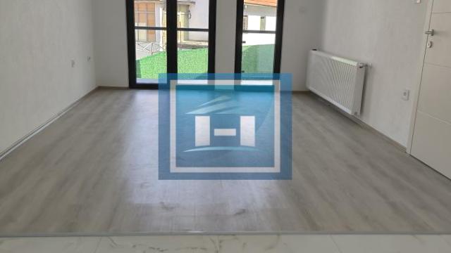 Kuća, četvorosoban, Prodaja, 350m2, Centar, Gradska lokacija, Ćuprija