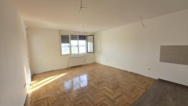 Stan, Troiposoban, Prodaja, 95m2, Metohijska