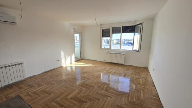 Stan, Troiposoban, Prodaja, 95m2, Metohijska